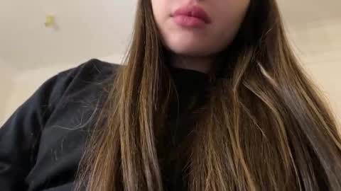 Snapshot of cuteelsa_ chatting on February 19, 3:49 pm Elsa online show from February 19, 3:49 pm