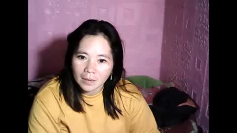 Snapshot of cutehornymom chatting on December 25, 3:08 am cutehornymom online show from December 25, 3:08 am