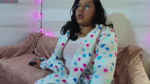 Snapshot of cutejess45 chatting on January 31, 5:51 am tell me jess online show from January 31, 5:51 am