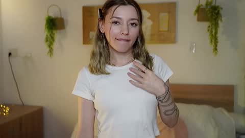 Mary online show from December 4, 9:15 pm