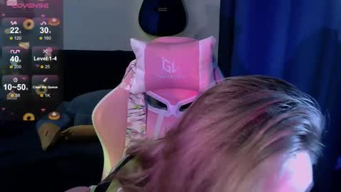 cutepie33 online show from September 12, 9:40 am