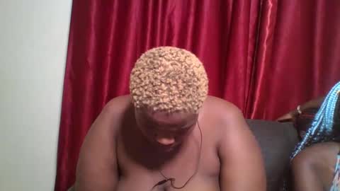 Snapshot of cutey_mellanin chatting on January 17, 8:33 pm cutey_mellanin online show from January 17, 8:33 pm