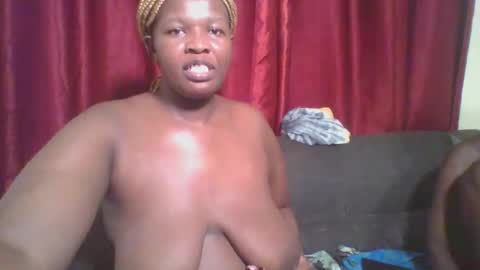 Snapshot of cutey_mellanin chatting on February 2, 12:24 pm cutey_mellanin online show from February 2, 12:24 pm