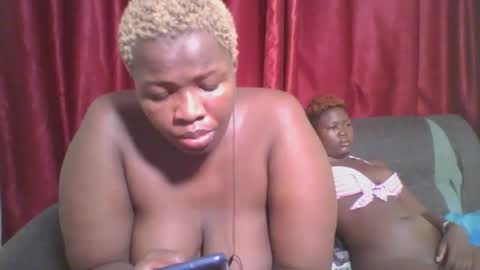 Snapshot of cutey_mellanin chatting on January 22, 12:38 am cutey_mellanin online show from January 22, 12:38 am