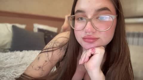 CuteAnn online show from November 19, 7:25 pm