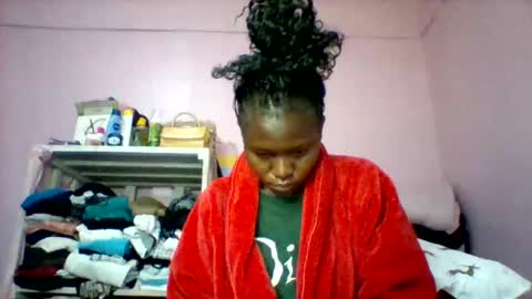 Snapshot of cutezola chatting on September 21, 3:27 am cutezola online show from September 21, 3:27 am