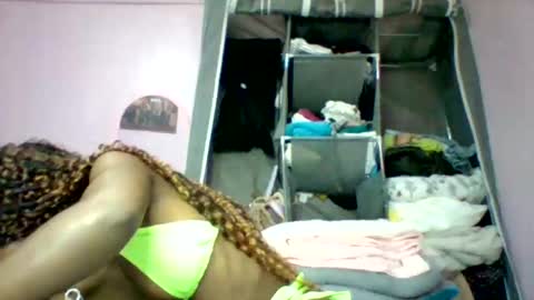 cutezola online show from November 5, 4:07 am