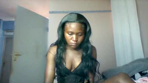 cutezola online show from November 30, 4:16 am