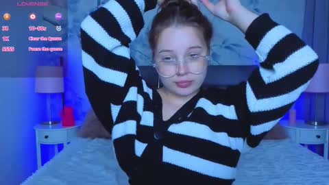 Snapshot of cutie__cutiee_ chatting on September 16, 10:07 pm Nika  online show from September 16, 10:07 pm