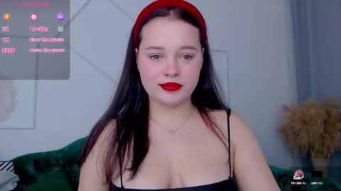 Snapshot of cutie__cutiee_ chatting on October 1, 10:15 pm Nika  online show from October 1, 10:15 pm