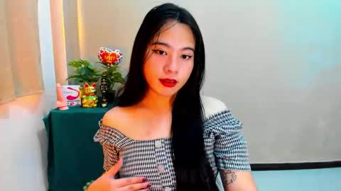 Snapshot of cutie_asianwoman chatting on October 15, 7:33 am cutie_asianwoman online show from October 15, 7:33 am