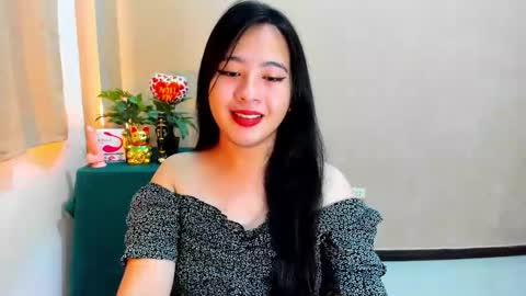 Snapshot of cutie_asianwoman chatting on October 19, 8:27 am cutie_asianwoman online show from October 19, 8:27 am