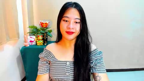 Snapshot of cutie_asianwoman chatting on October 12, 6:49 am cutie_asianwoman online show from October 12, 6:49 am