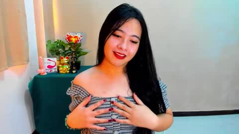 Snapshot of cutie_asianwoman chatting on October 17, 8:06 am cutie_asianwoman online show from October 17, 8:06 am