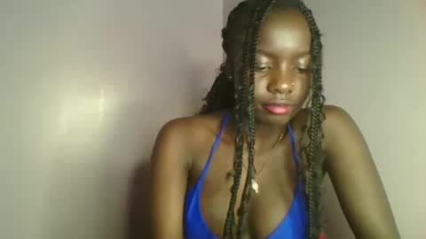 Snapshot of cutie_choco chatting on October 20, 12:13 am Choco online show from October 20, 12:13 am