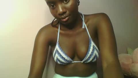 Snapshot of cutie_choco chatting on September 25, 2:05 pm Choco online show from September 25, 2:05 pm