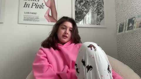 Cutieoggg420 online show from October 15, 5:04 pm