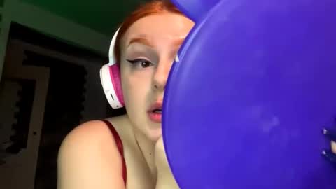 cutiestginger online show from September 17, 6:17 pm