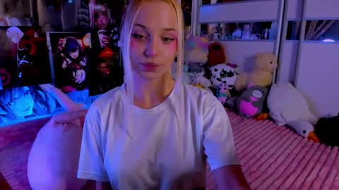 Nora online show from October 15, 8:33 pm