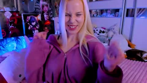 Nora online show from February 22, 9:16 pm