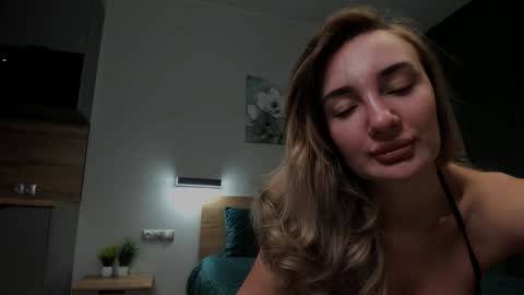 CuttieChloe online show from January 29, 2:40 am