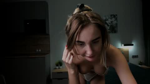 CuttieChloe online show from December 27, 12:18 am