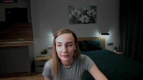 CuttieChloe online show from March 1, 4:11 pm