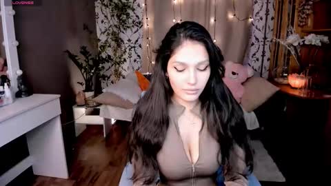 Mia online show from October 14, 8:50 am