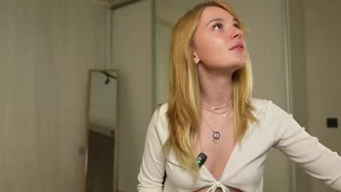 Snapshot of cyberheart_ chatting on September 10, 5:35 pm EMILY online show from September 10, 5:35 pm