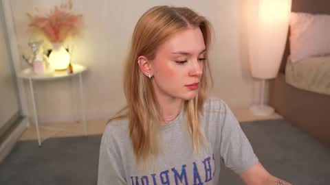 Snapshot of cyberheart_ chatting on October 2, 2:55 pm EMILY online show from October 2, 2:55 pm