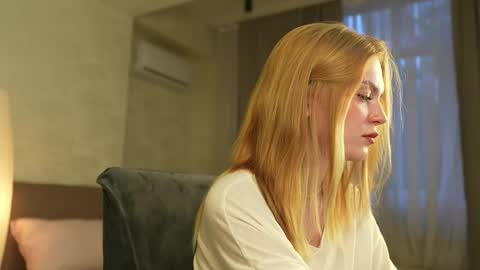 Snapshot of cyberheart_ chatting on September 27, 2:57 pm EMILY online show from September 27, 2:57 pm