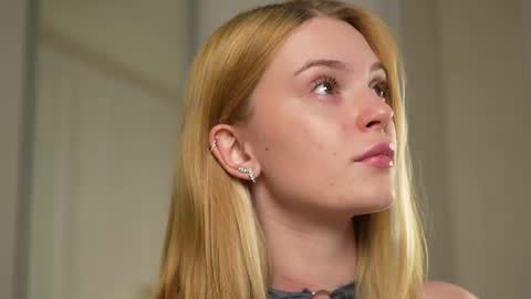 Snapshot of cyberheart_ chatting on September 22, 5:11 pm EMILY online show from September 22, 5:11 pm