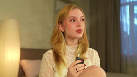 Snapshot of cyberheart_ chatting on September 28, 3:06 pm EMILY online show from September 28, 3:06 pm