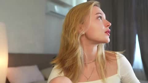 Snapshot of cyberheart_ chatting on October 20, 1:14 pm EMILY online show from October 20, 1:14 pm