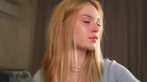 Snapshot of cyberheart_ chatting on September 13, 5:10 pm EMILY online show from September 13, 5:10 pm