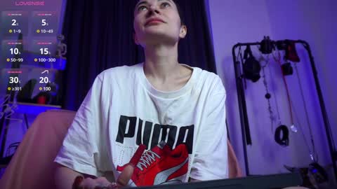 Snapshot of cyberxgoddess_ chatting on December 14, 3:17 am Lily Goddess online show from December 14, 3:17 am