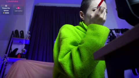 Snapshot of cyberxgoddess_ chatting on December 6, 2:57 am Lily Goddess online show from December 6, 2:57 am