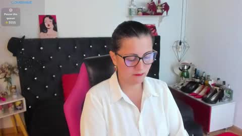 Snapshot of d_martii chatting on March 12, 12:26 pm Mia  online show from March 12, 12:26 pm