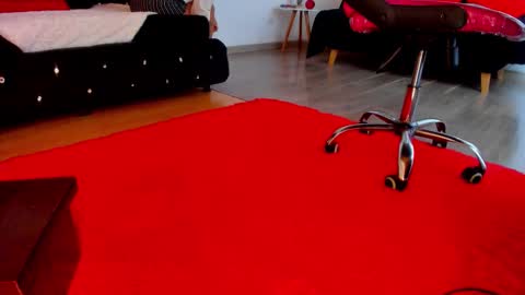 Snapshot of d_martii chatting on October 21, 3:49 pm Mia  online show from October 21, 3:49 pm