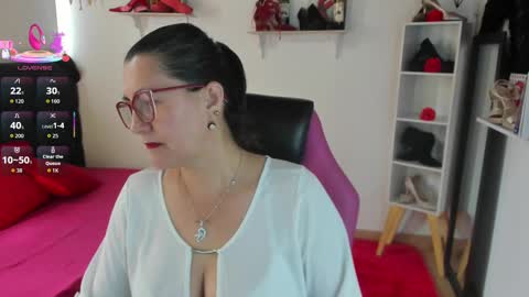 Snapshot of d_martii chatting on September 12, 2:35 pm Mia  online show from September 12, 2:35 pm