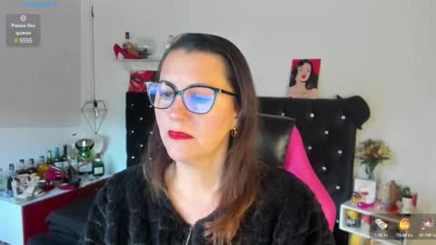 Snapshot of d_martii chatting on February 18, 12:17 pm Mia  online show from February 18, 12:17 pm