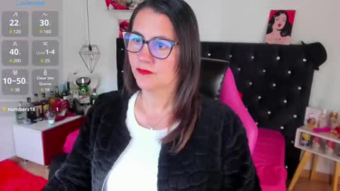 Snapshot of d_martii chatting on February 28, 12:42 pm Mia  online show from February 28, 12:42 pm