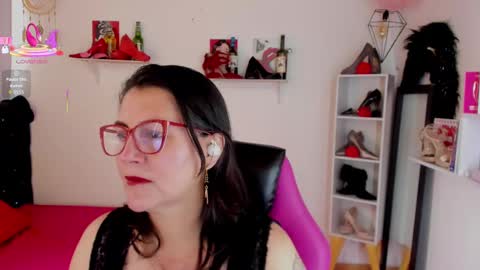 Snapshot of d_martii chatting on September 18, 12:47 pm Mia  online show from September 18, 12:47 pm