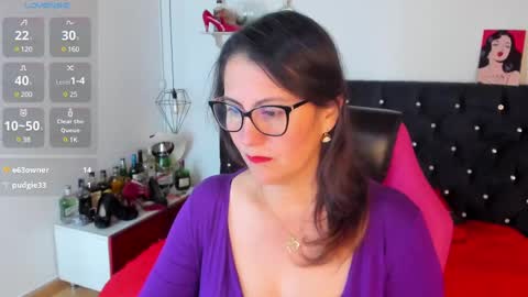 Snapshot of d_martii chatting on February 23, 11:47 am Mia  online show from February 23, 11:47 am