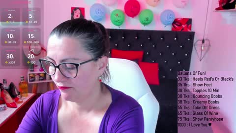 Snapshot of d_martii chatting on February 3, 12:36 pm Mia  online show from February 3, 12:36 pm