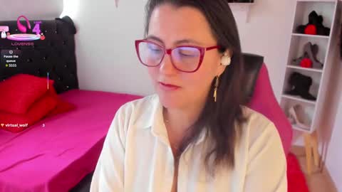 Snapshot of d_martii chatting on September 14, 2:37 pm Mia  online show from September 14, 2:37 pm