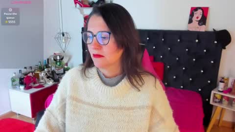 Snapshot of d_martii chatting on March 6, 12:41 pm Mia  online show from March 6, 12:41 pm