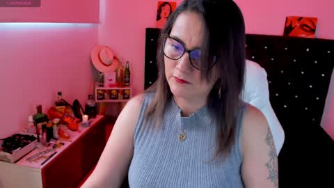 Snapshot of d_martii chatting on January 28, 12:00 pm Mia  online show from January 28, 12:00 pm