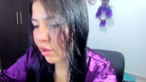 Snapshot of daahanna_ chatting on March 4, 12:18 am Ailyn online show from March 4, 12:18 am