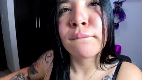 Snapshot of daahanna_ chatting on February 18, 4:37 am Ailyn online show from February 18, 4:37 am